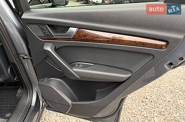 Внедорожник / Кроссовер Audi Q5 2017 в Стрые