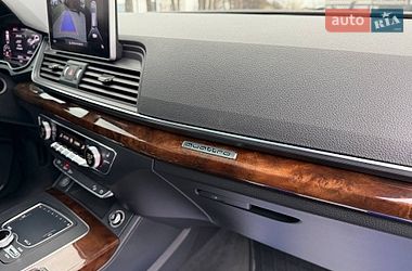 Внедорожник / Кроссовер Audi Q5 2017 в Стрые