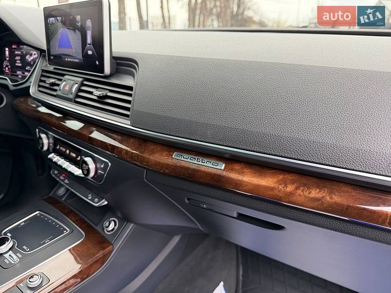 Внедорожник / Кроссовер Audi Q5 2017 в Стрые