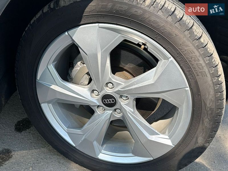Внедорожник / Кроссовер Audi Q5 2024 в Харькове