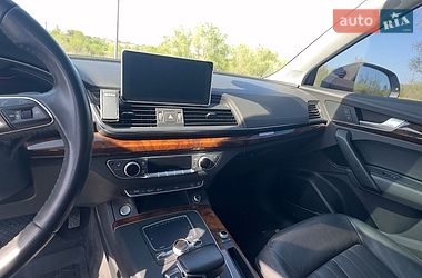 Внедорожник / Кроссовер Audi Q5 2017 в Буче