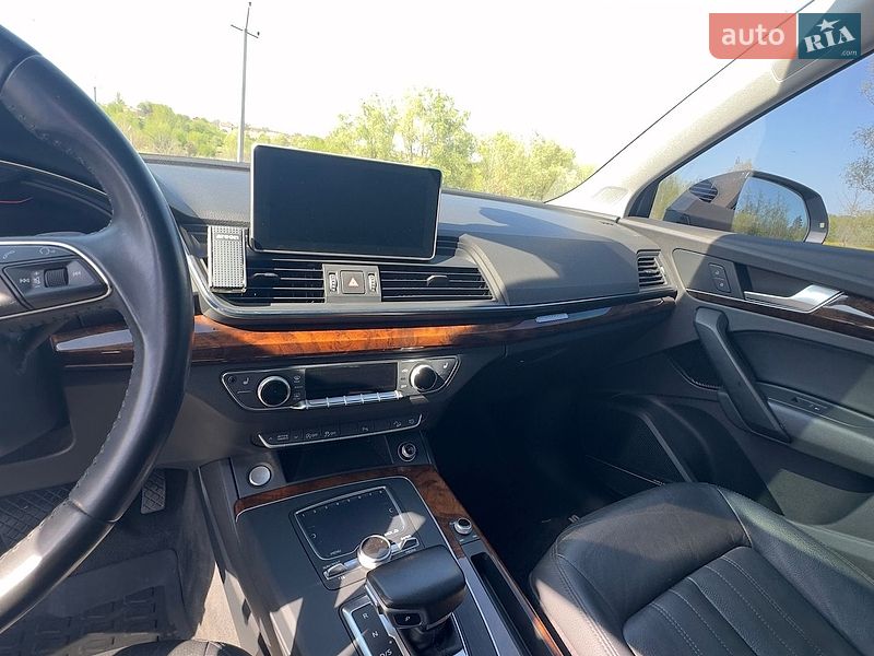 Внедорожник / Кроссовер Audi Q5 2017 в Буче