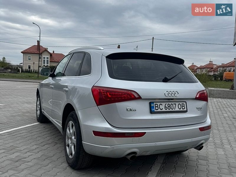Внедорожник / Кроссовер Audi Q5 2010 в Шептицькому