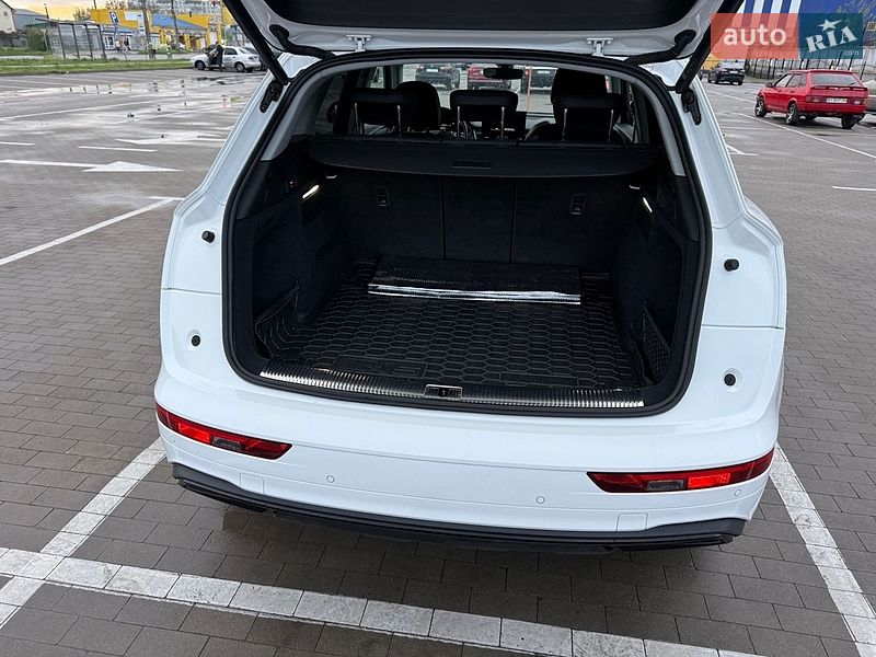 Внедорожник / Кроссовер Audi Q5 2023 в Киеве
