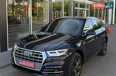 Внедорожник / Кроссовер Audi Q5 2019 в Житомире