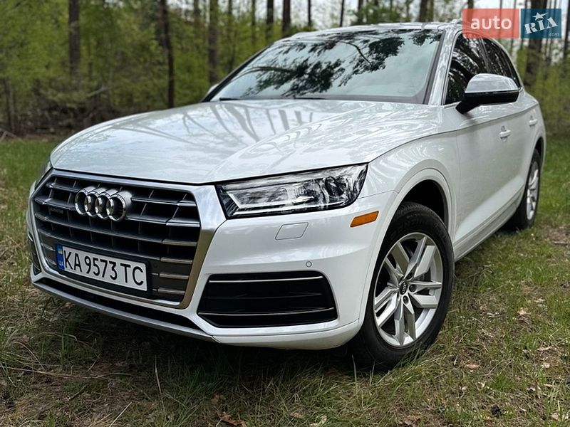 Внедорожник / Кроссовер Audi Q5 2020 в Киеве