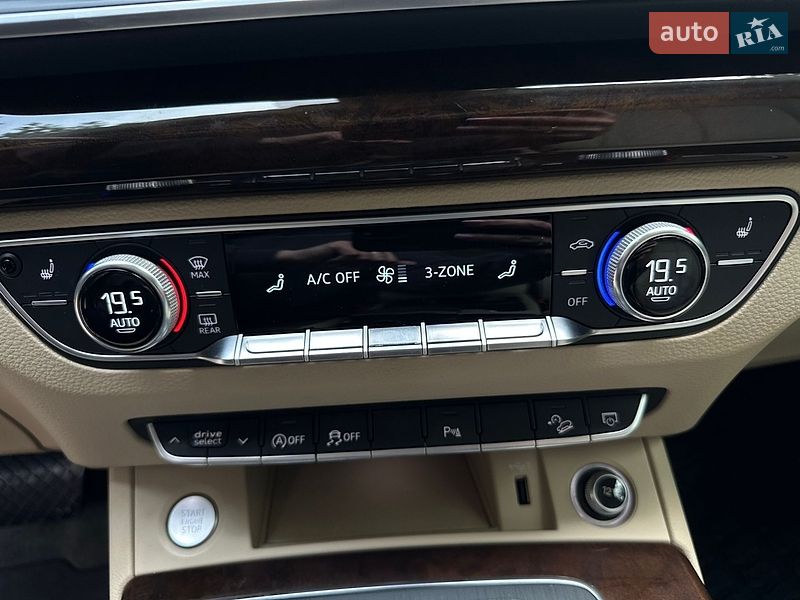 Внедорожник / Кроссовер Audi Q5 2020 в Киеве