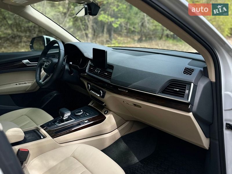 Внедорожник / Кроссовер Audi Q5 2020 в Киеве