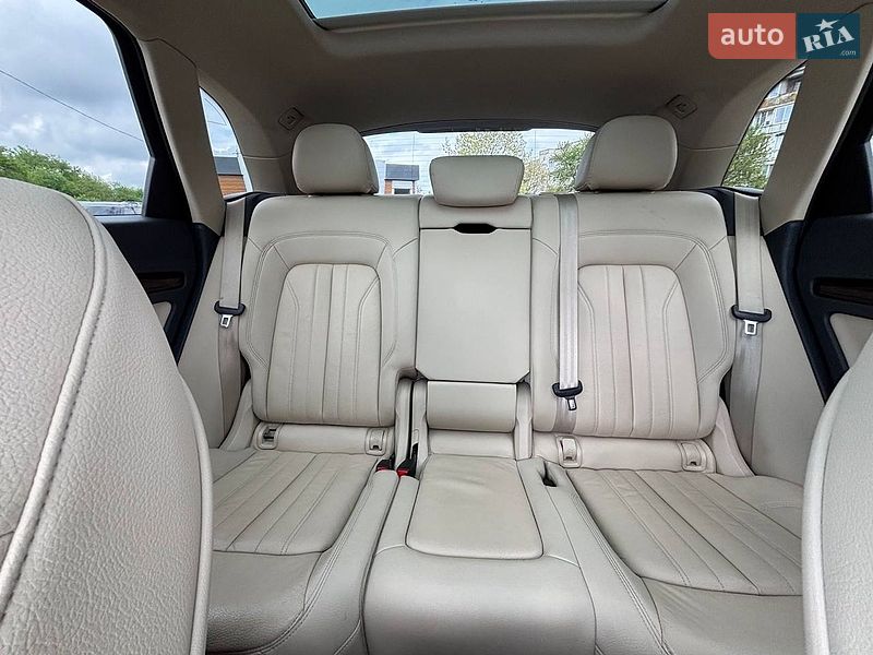 Внедорожник / Кроссовер Audi Q5 2016 в Стрые