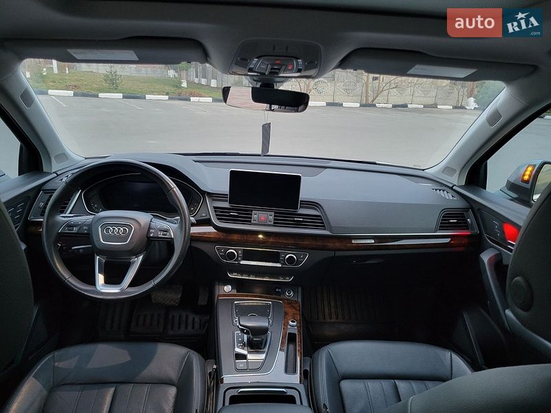 Внедорожник / Кроссовер Audi Q5 2017 в Рогатине