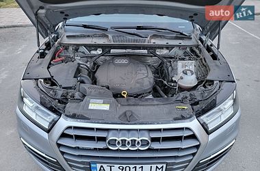 Внедорожник / Кроссовер Audi Q5 2017 в Рогатине