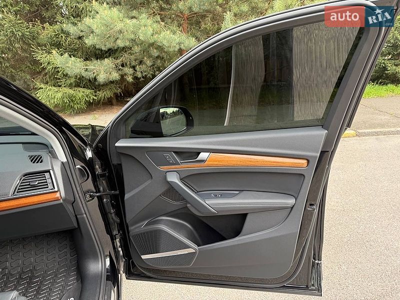 Внедорожник / Кроссовер Audi Q5 2024 в Киеве