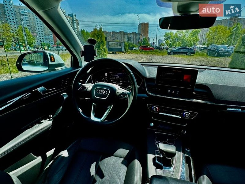 Внедорожник / Кроссовер Audi Q5 2019 в Киеве