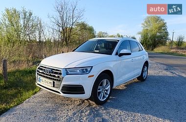 Внедорожник / Кроссовер Audi Q5 2019 в Киеве