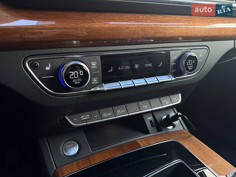 Позашляховик / Кросовер Audi Q5 2022 в Києві