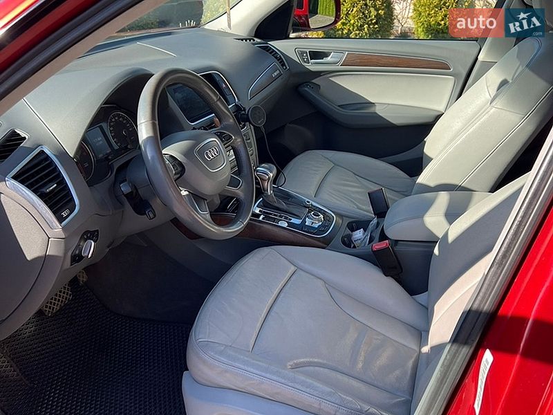 Внедорожник / Кроссовер Audi Q5 2014 в Новояворовске
