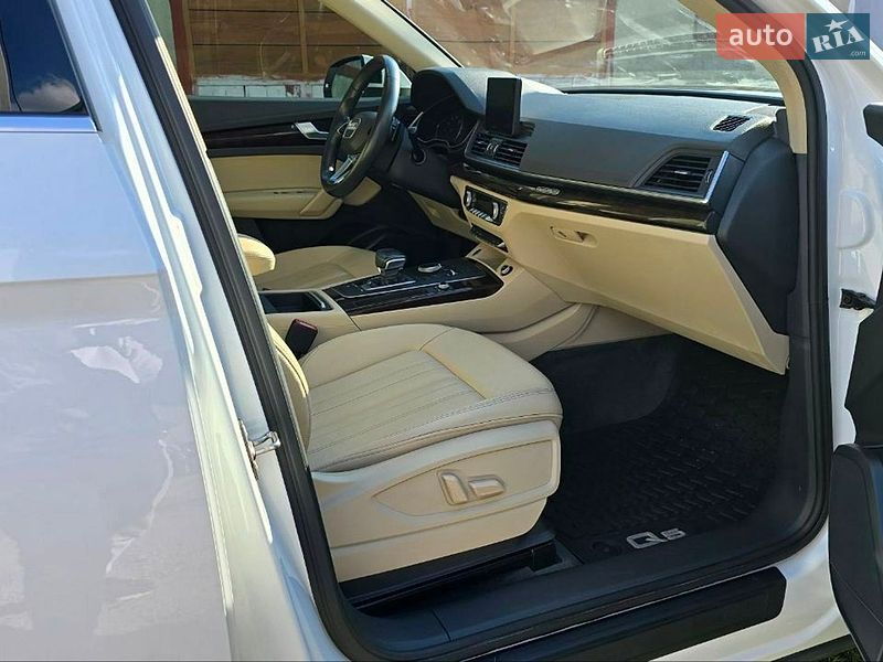 Внедорожник / Кроссовер Audi Q5 2019 в Владимире