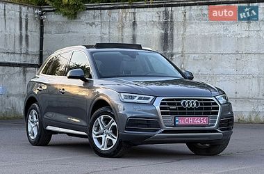 Внедорожник / Кроссовер Audi Q5 2018 в Ровно