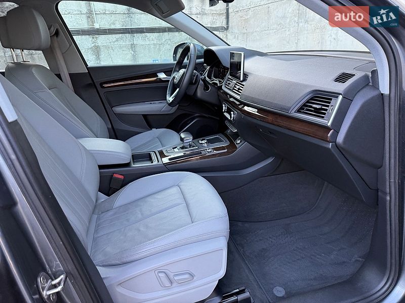 Внедорожник / Кроссовер Audi Q5 2018 в Ровно