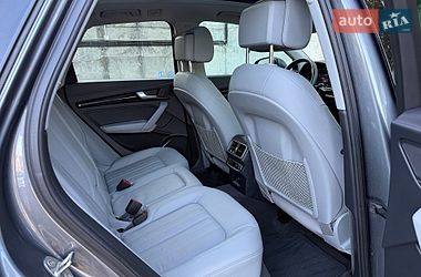 Внедорожник / Кроссовер Audi Q5 2018 в Ровно