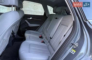Внедорожник / Кроссовер Audi Q5 2018 в Ровно