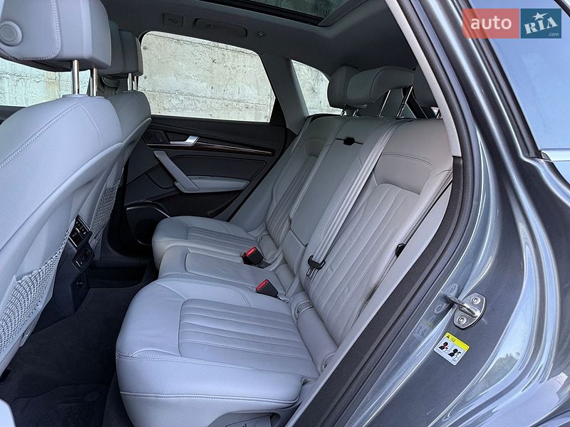 Внедорожник / Кроссовер Audi Q5 2018 в Ровно
