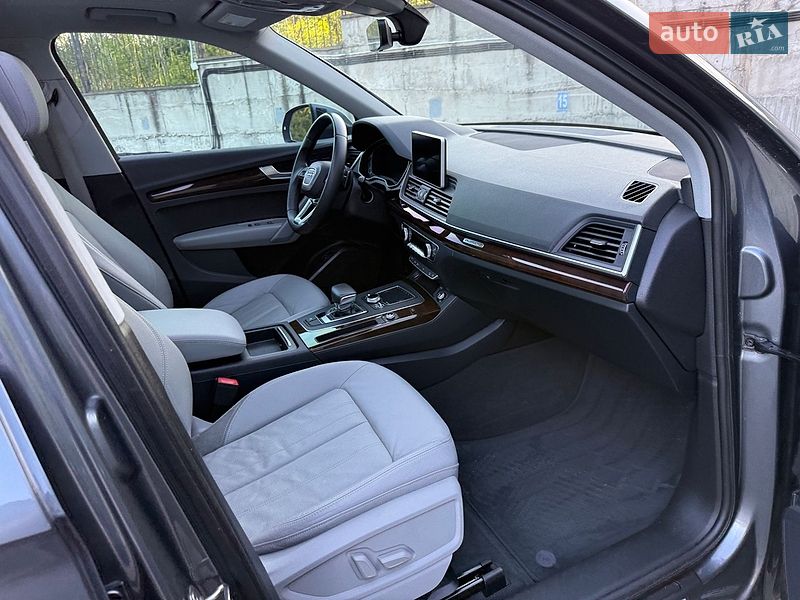 Внедорожник / Кроссовер Audi Q5 2018 в Ровно