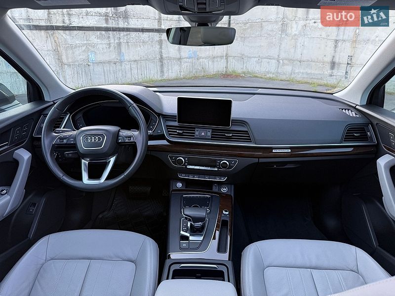 Внедорожник / Кроссовер Audi Q5 2018 в Ровно