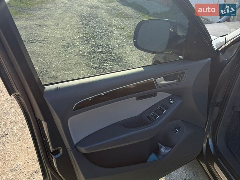 Внедорожник / Кроссовер Audi Q5 2015 в Каменец-Подольском