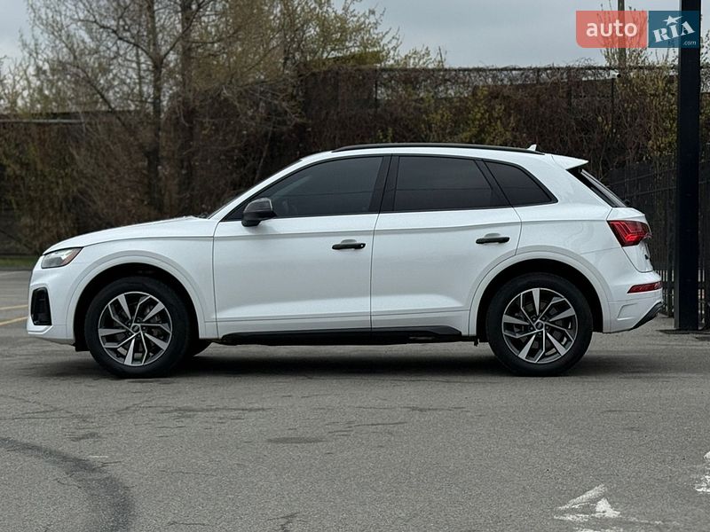 Внедорожник / Кроссовер Audi Q5 2021 в Киеве