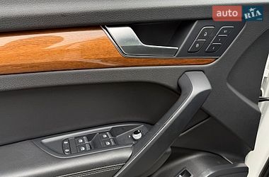 Внедорожник / Кроссовер Audi Q5 2021 в Киеве