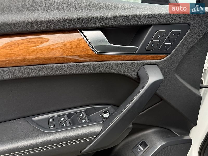 Внедорожник / Кроссовер Audi Q5 2021 в Киеве