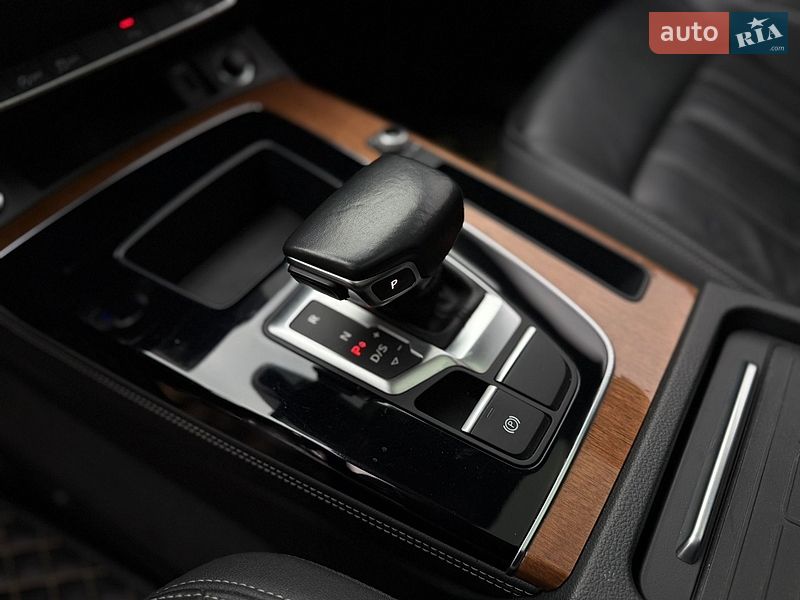 Внедорожник / Кроссовер Audi Q5 2021 в Киеве