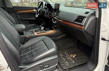 Внедорожник / Кроссовер Audi Q5 2021 в Киеве