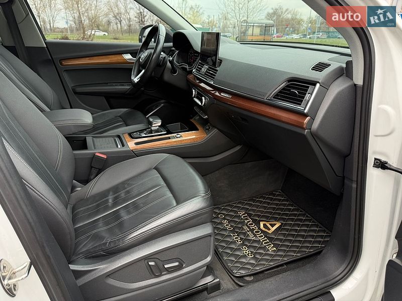 Внедорожник / Кроссовер Audi Q5 2021 в Киеве