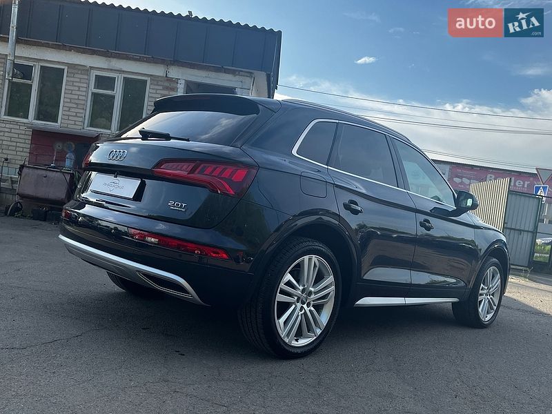 Позашляховик / Кросовер Audi Q5 2018 в Луцьку