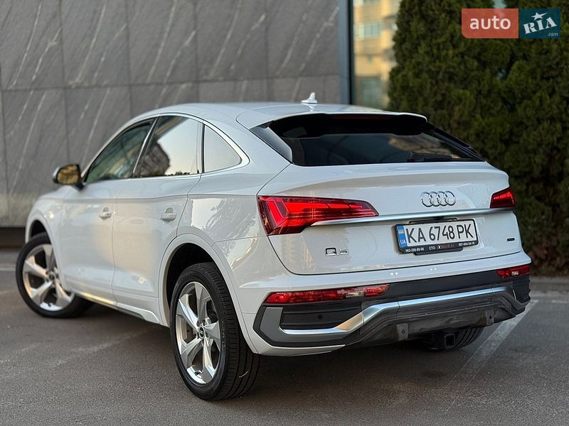 Внедорожник / Кроссовер Audi Q5 2021 в Киеве