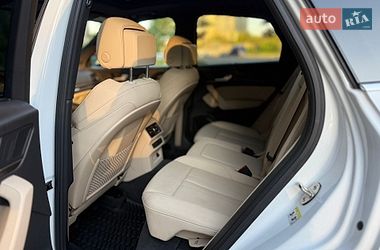 Внедорожник / Кроссовер Audi Q5 2021 в Киеве