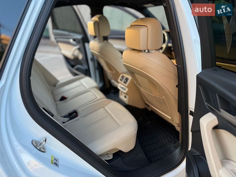 Внедорожник / Кроссовер Audi Q5 2021 в Киеве