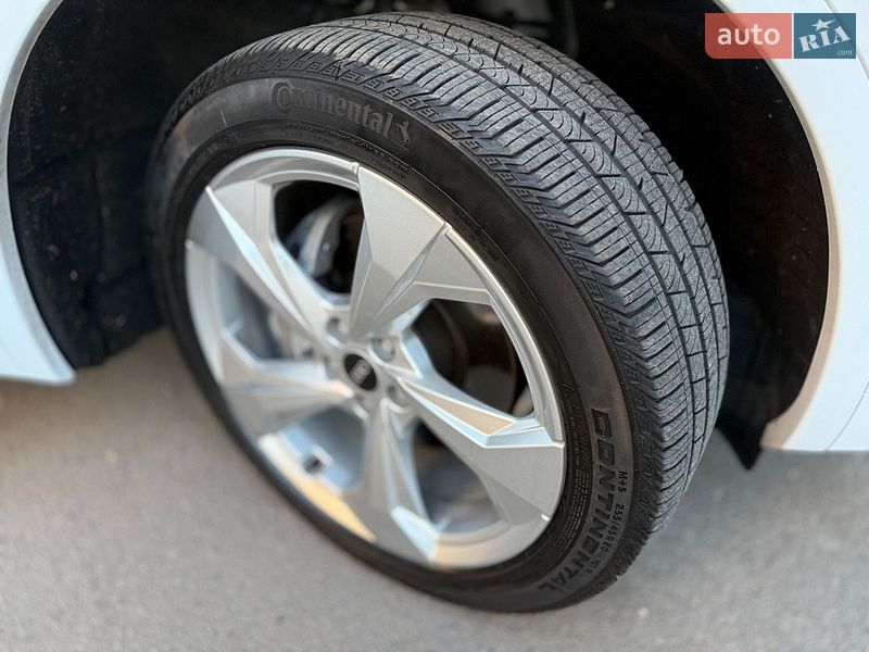 Внедорожник / Кроссовер Audi Q5 2021 в Киеве