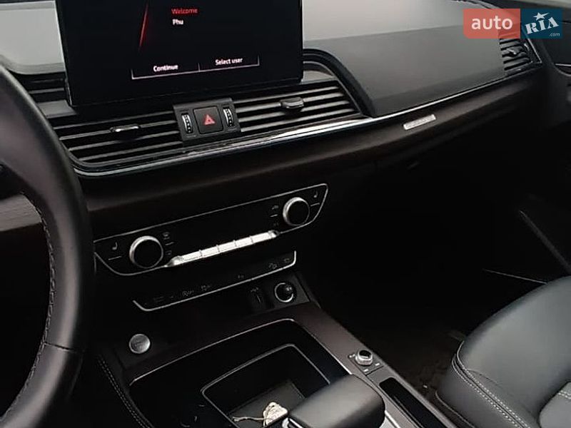 Внедорожник / Кроссовер Audi Q5 2021 в Киеве
