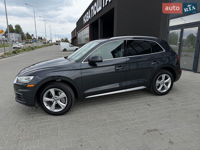 Внедорожник / Кроссовер Audi Q5 2019 в Тернополе