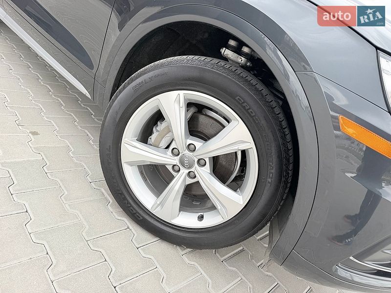 Внедорожник / Кроссовер Audi Q5 2019 в Тернополе