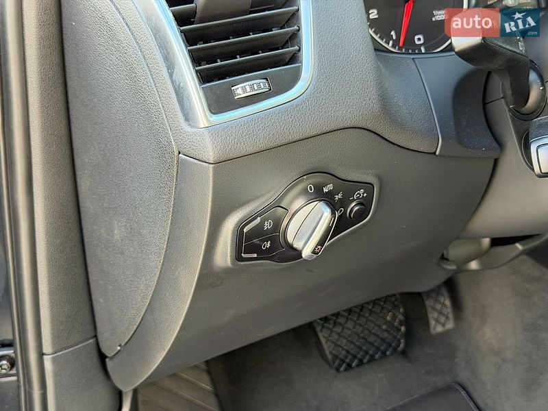 Внедорожник / Кроссовер Audi Q5 2015 в Ужгороде