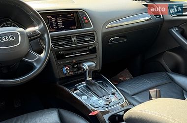 Внедорожник / Кроссовер Audi Q5 2015 в Ужгороде