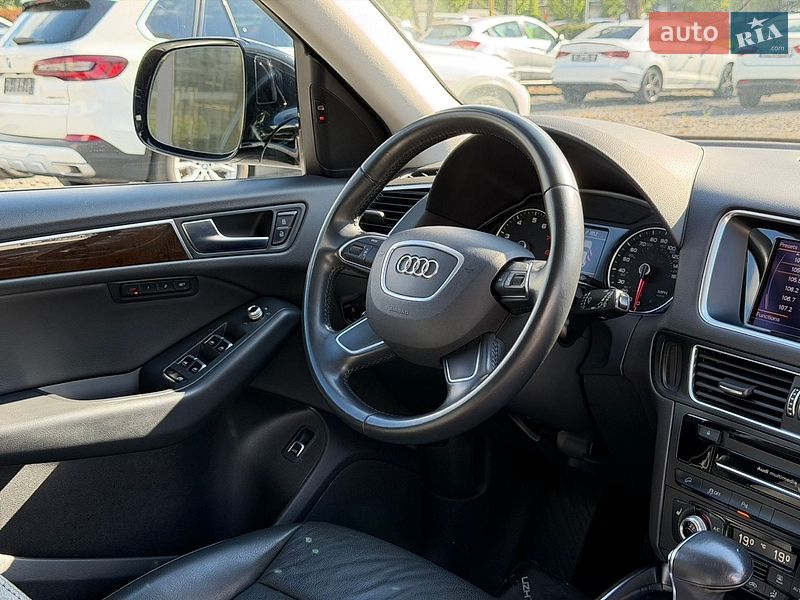 Внедорожник / Кроссовер Audi Q5 2015 в Ужгороде