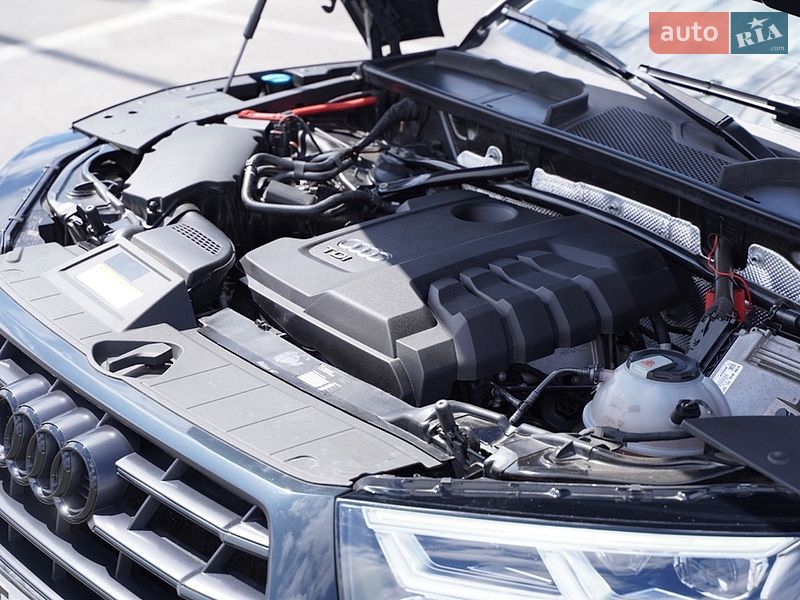 Позашляховик / Кросовер Audi Q5 2018 в Львові