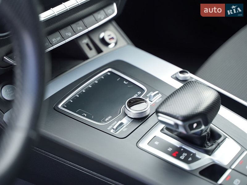 Позашляховик / Кросовер Audi Q5 2018 в Львові
