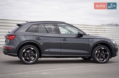 Позашляховик / Кросовер Audi Q5 2018 в Львові