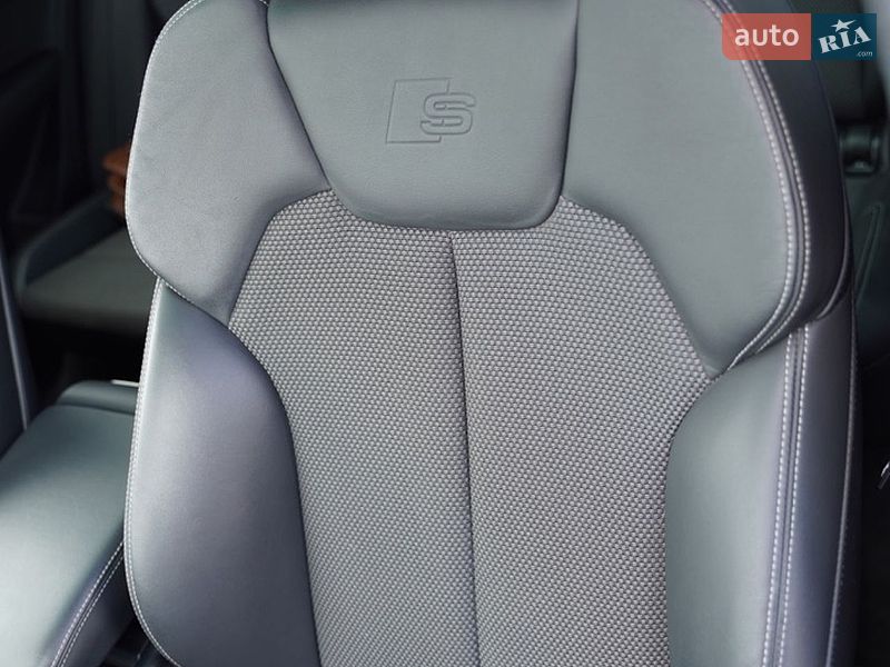 Позашляховик / Кросовер Audi Q5 2018 в Львові